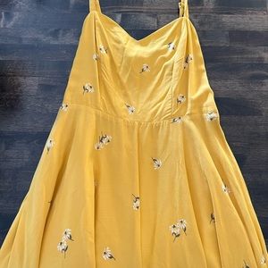Old navy yellow daisy dress